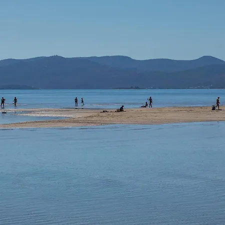 Дом отдыха Lovely In With Wifi