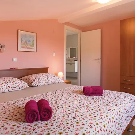 Ferienhaus Beautiful In Bacina