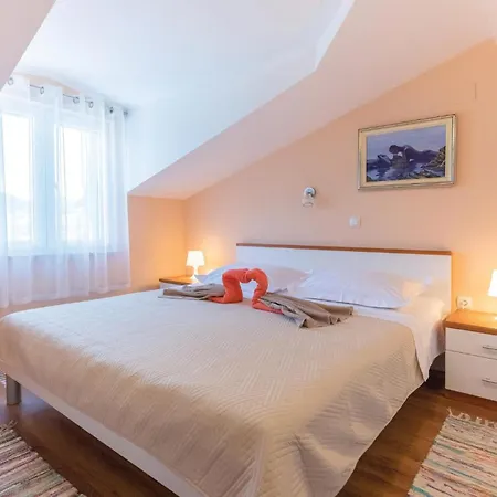 Дом отдыха Lovely In With Wifi *