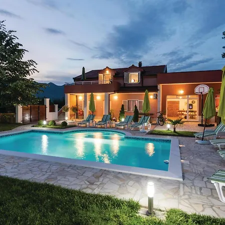 Lovely In With Wifi Дом отдыха Bacina