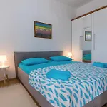 Lovely In With Wifi بيت للعطل *