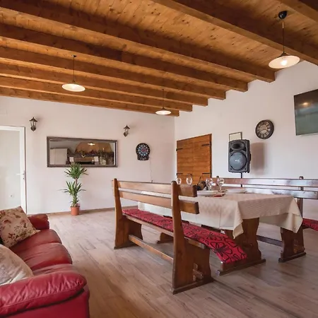 Σπίτι διακοπών Lovely In With Wifi Bacina