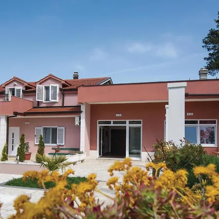 Lovely In With Wifi Holiday home