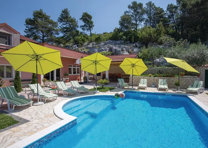 Holiday home Lovely In With Wifi