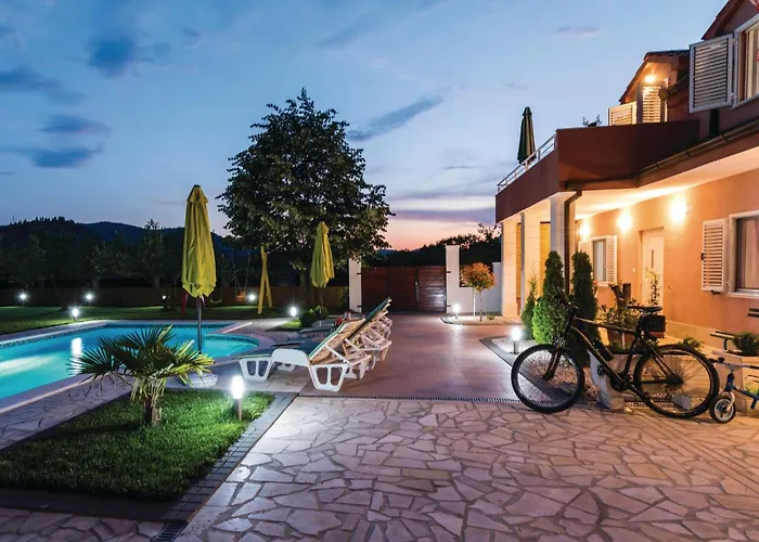 Lovely In With Wifi Holiday home